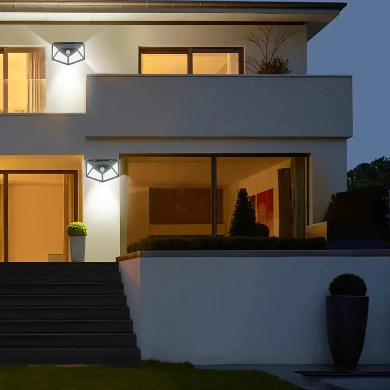 Luminária Solar Inteligente com Sensor de Movimento – 3 Modos | 4 Lados Iluminados | À Prova d'Água | Ideal para Áreas Externas