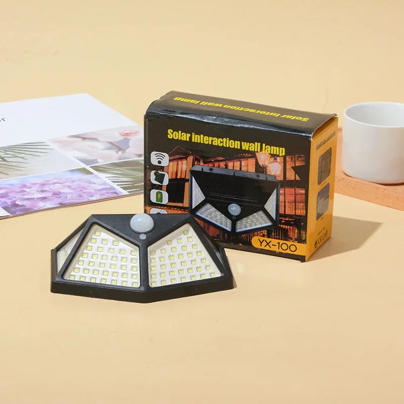 Luminária Solar Inteligente com Sensor de Movimento – 3 Modos | 4 Lados Iluminados | À Prova d'Água | Ideal para Áreas Externas